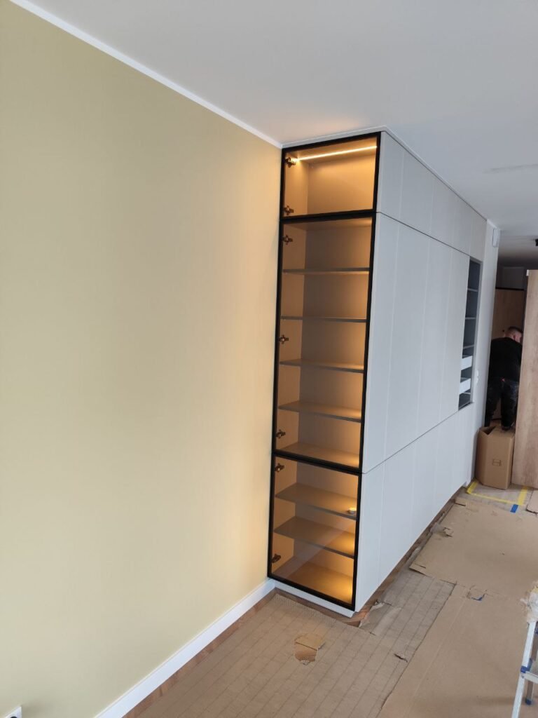 Szafa wnękowa na wymiar – Gdynia